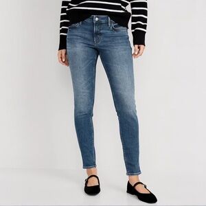 NWT Old Navy Mid-Rise Rockstar Super-Skinny Jeans